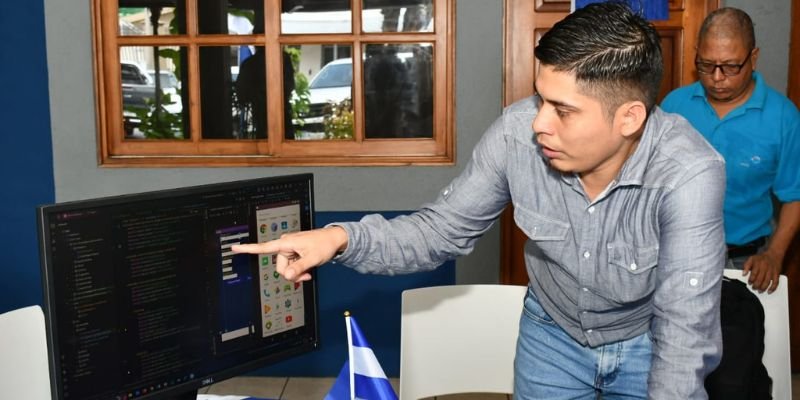 Nuevos talentos tecnológicos presentan prototipos de proyectos en la “Expo Innovación Digital”