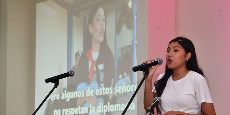 Estudiantes técnicos rinden homenaje a los Comandantes Tomás Borge y Fidel con festival artístico y cultural
