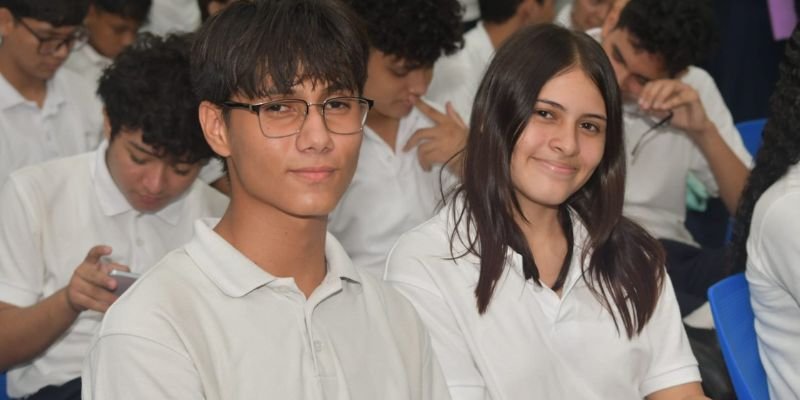 Estudiantes técnicos rinden homenaje a los Comandantes Tomás Borge y Fidel con festival artístico y cultural