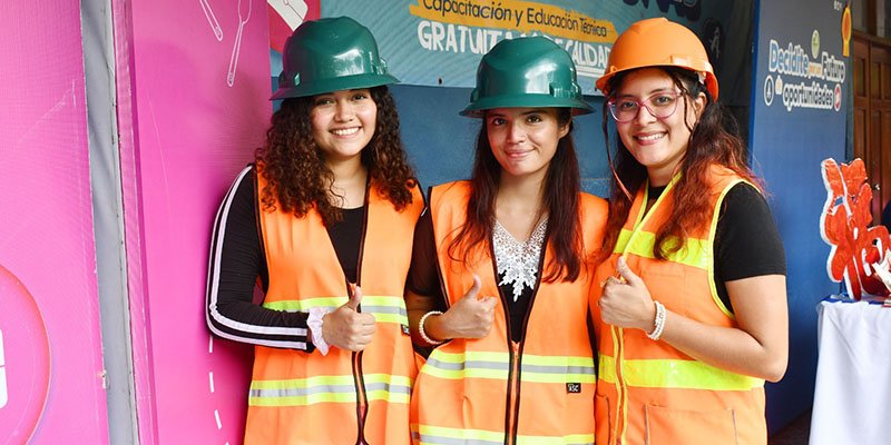 Celebran Festival Departamental de Técnicos Profesionales Bilingües 2025