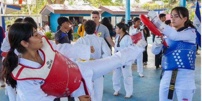 Mujeres protagonistas brillan en Festival Nacional de Deportes de Combate