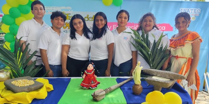 Estudiantes Técnicos celebran el Festival Gastronómico  “Sabores de Mi Tierra”