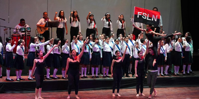 Sistema Educativo celebra Julio Victorioso con la Tercer Gala Artística León, Capital de la Revolución
