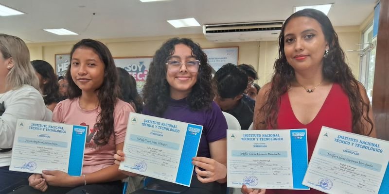 102 Protagonistas finalizan Cursos TICS en el Centro Tecnológico Ariel Darce102 Protagonistas finalizan Cursos TICS en el Centro Tecnológico Ariel Darce
