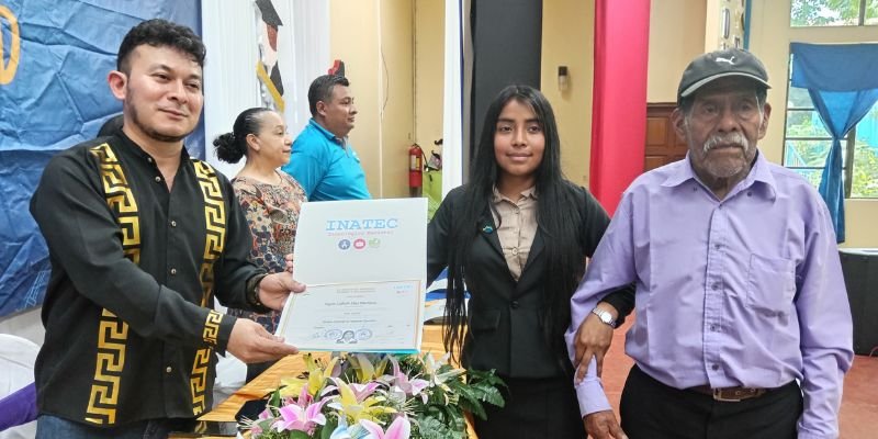 Formación Técnica para el Empleo: Jóvenes Graduados en Áreas Clave de la Economía