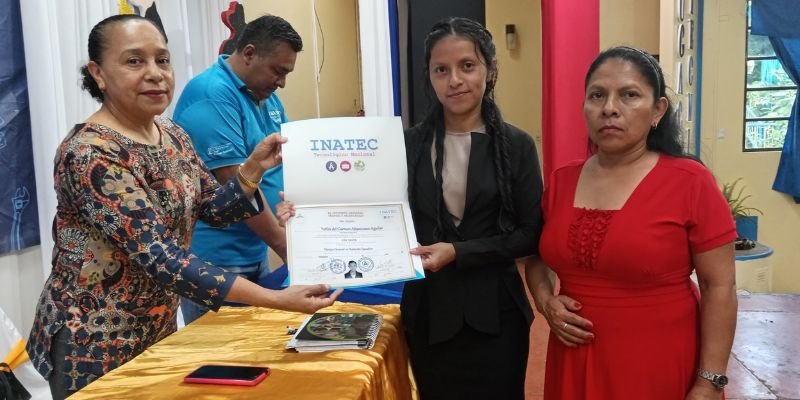 Formación Técnica para el Empleo: Jóvenes Graduados en Áreas Clave de la Economía