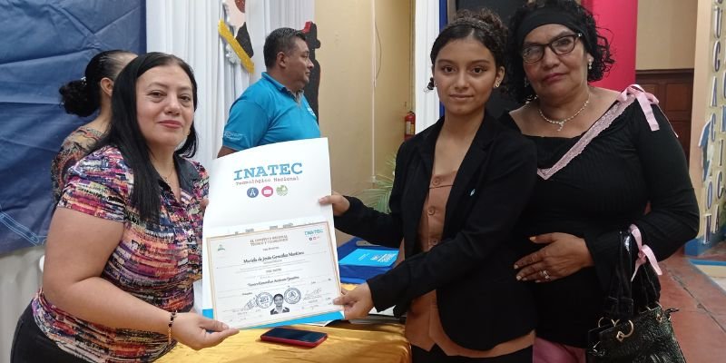 Formación Técnica para el Empleo: Jóvenes Graduados en Áreas Clave de la Economía