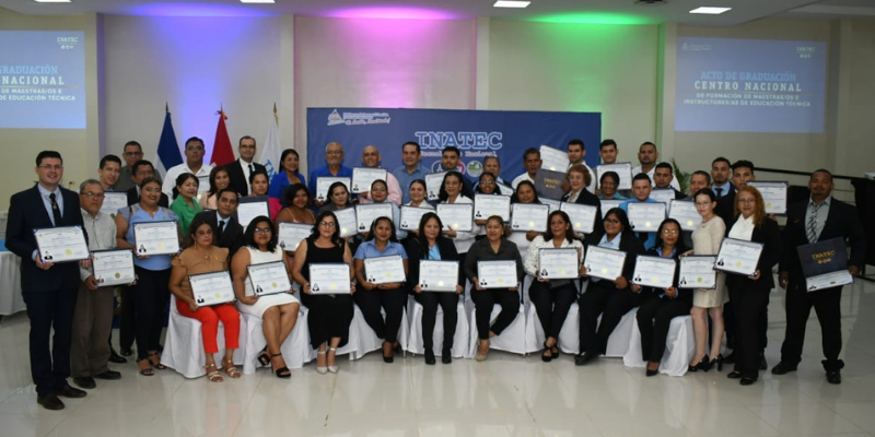 Graduación maestros de la Educación Técnica y facilitadores de la Formación Profesional