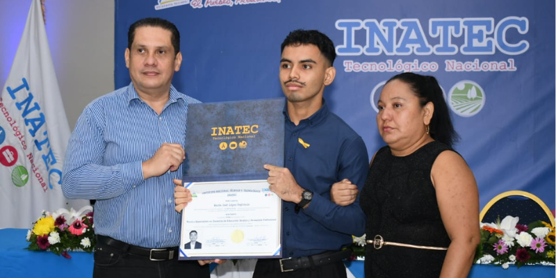 Graduación maestros de la Educación Técnica y facilitadores de la Formación Profesional
