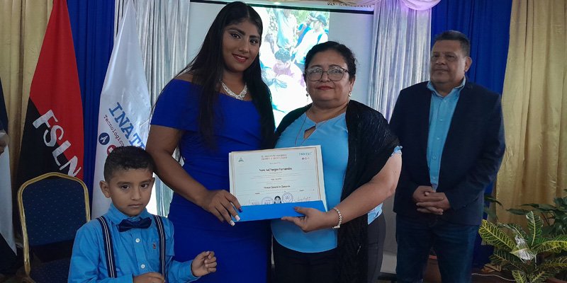 Celebran graduación de Técnico Profesionales en Agronomía y Zootecnia