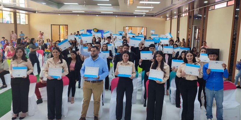 Graduación de Primeros Técnicos Bilingües en Jinotega