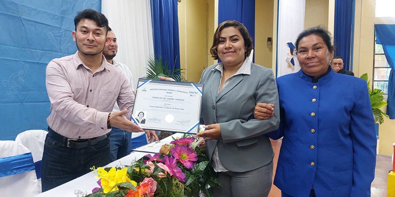 Graduación de 31 Técnicos Especialistas del Idioma Inglés