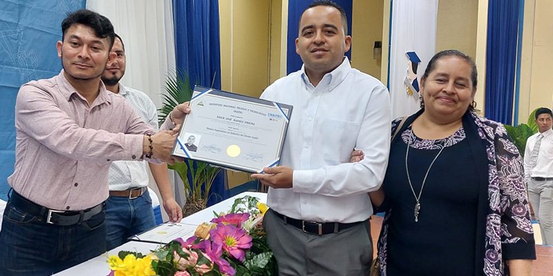 Graduación de 31 Técnicos Especialistas del Idioma Inglés