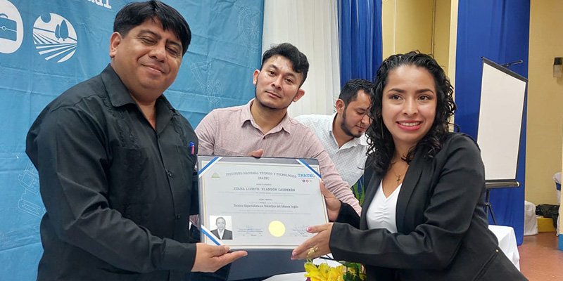 Graduación de 31 Técnicos Especialistas del Idioma Inglés