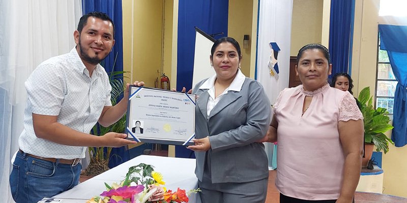 Graduación de 31 Técnicos Especialistas del Idioma Inglés