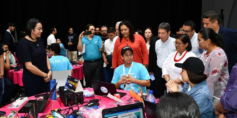 Primer día Hackathon Nicaragua 2023,  Inteligencia Artificial para la educación y el desarrollo humano