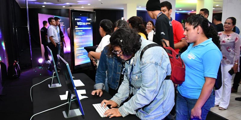 Primer día Hackathon Nicaragua 2023,  Inteligencia Artificial para la educación y el desarrollo humano