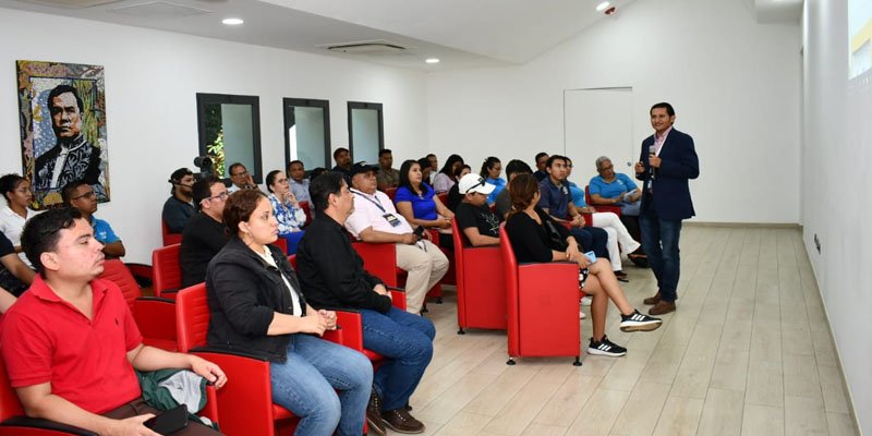 Primer día Hackathon Nicaragua 2023,  Inteligencia Artificial para la educación y el desarrollo humano