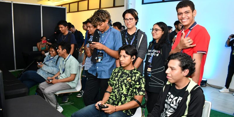 Primer día Hackathon Nicaragua 2023,  Inteligencia Artificial para la educación y el desarrollo humano