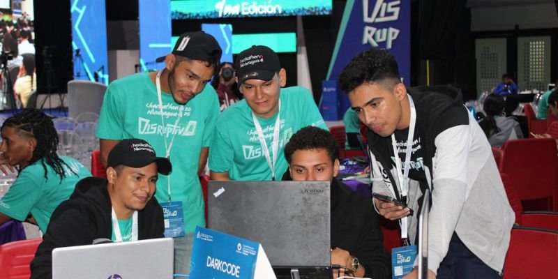 Hackathon Nicaragua Disruptivo 2025:  Tecnología al servicio de la humanidad