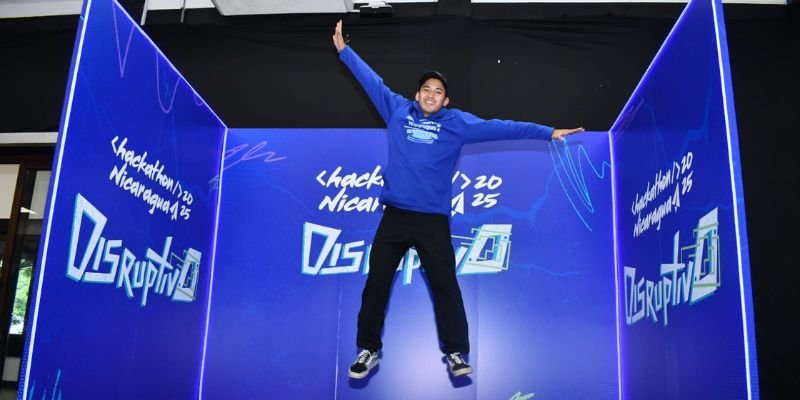 Hackathon Nicaragua 2025 reúne 1,500 mentes creativas para innovar en educación, salud, turismo y agropecuario