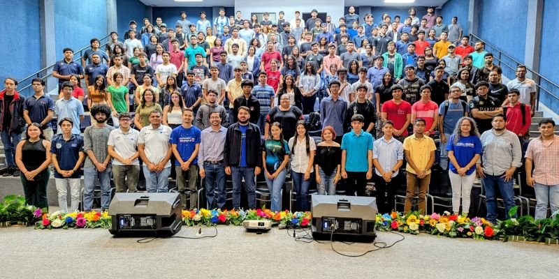 Hackathon Nicaragua 2025 reúne 1,500 mentes creativas para innovar en educación, salud, turismo y agropecuario
