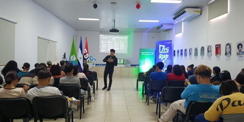 Hackathon Nicaragua 2025 reúne 1,500 mentes creativas para innovar en educación, salud, turismo y agropecuario