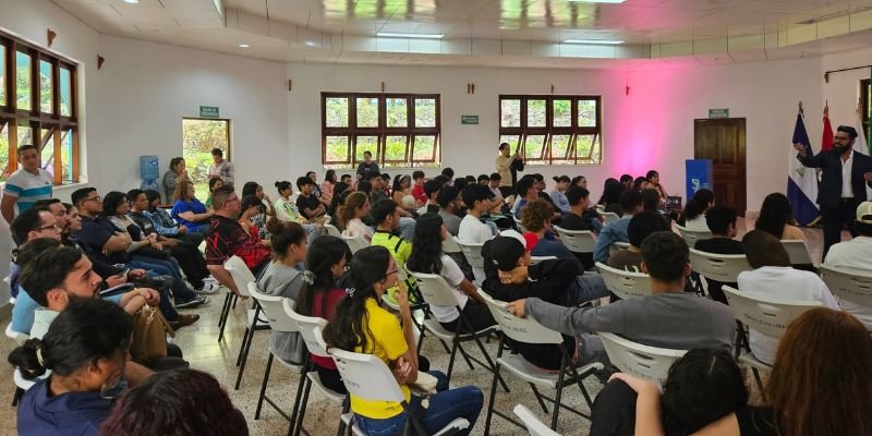 Hackathon Nicaragua 2025 reúne 1,500 mentes creativas para innovar en educación, salud, turismo y agropecuario