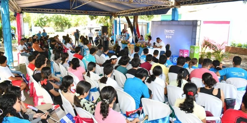 En alegría y victoria, Chinandega inaugura un nuevo  Centro Tecnológico de Idiomas