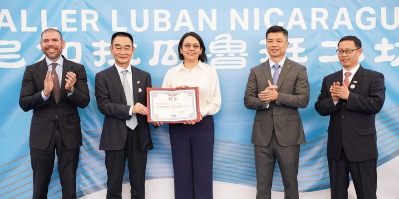 Inauguración del Primer Taller Luban