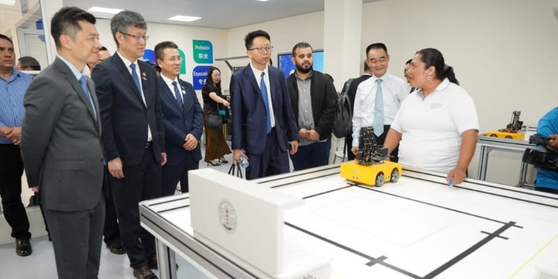 Inauguración del Primer Taller Luban