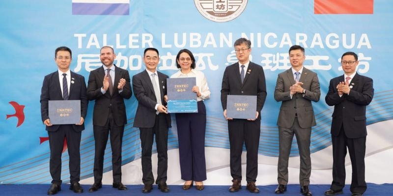 Inauguración del Primer Taller Luban