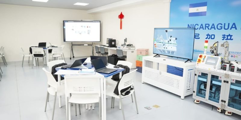 Inauguración del Primer Taller Luban