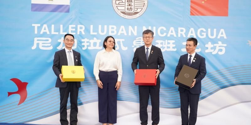 Inauguración del Primer Taller Luban