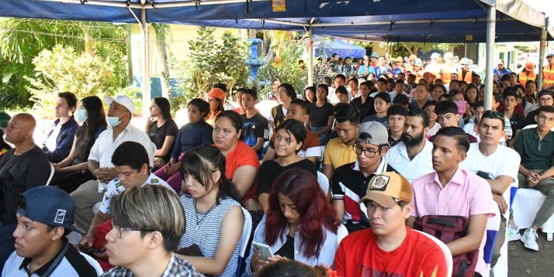 ¡Más de 20 mil estudiantes inician el ciclo de la educación técnica en fin de semana!