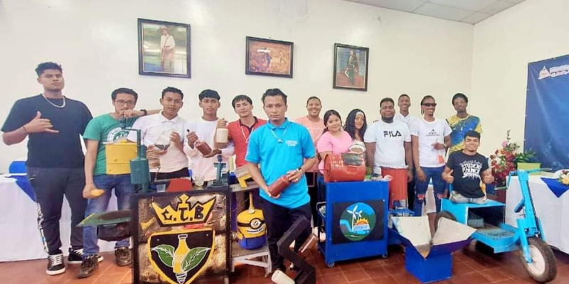 INNOVATEC 2024: El Talento Joven del Caribe Sur Brilla con Proyectos Innovadores