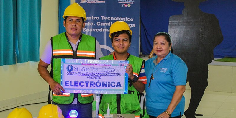 Del Aula a la Innovación: Vive la Experiencia de  INNOVATEC 2025