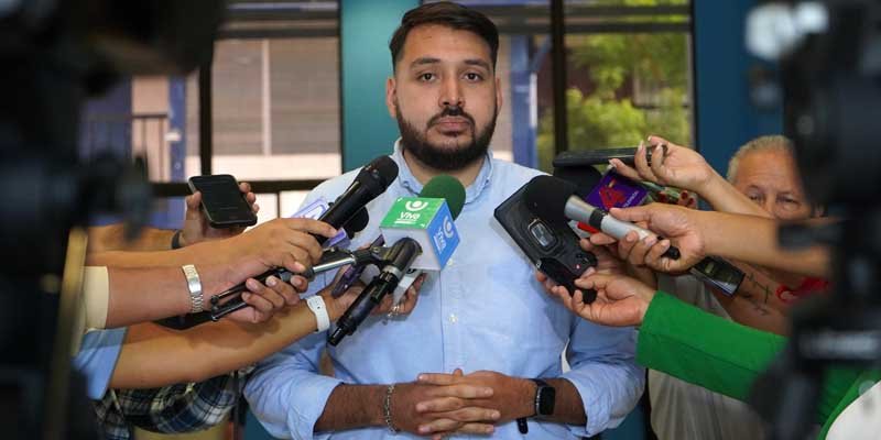 Inteligencia Artificial en la Educación: Más de 3,600 maestros debaten su aplicación en el aula