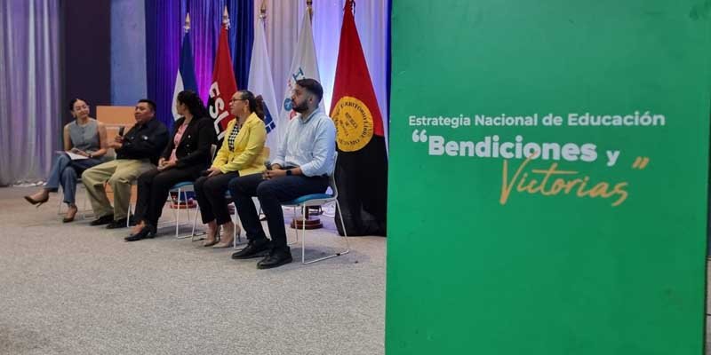 Inteligencia Artificial en la Educación: Más de 3,600 maestros debaten su aplicación en el aula