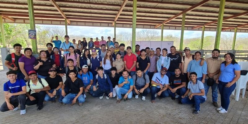 Futuros técnicos fortalecen sus habilidades para el trabajo en el campo