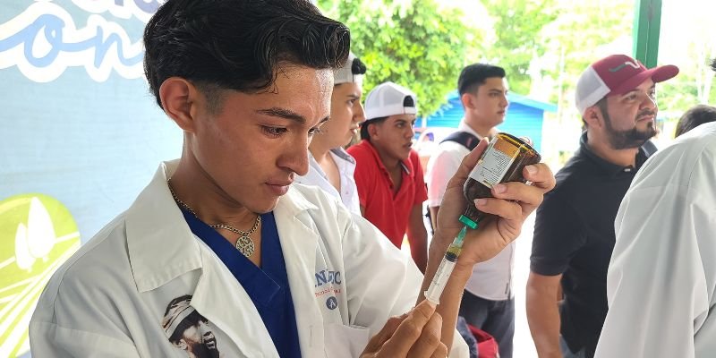 "Compartiendo lo Aprendido": Estudiantes Técnicos ponen sus conocimientos al servicio de las mascotas