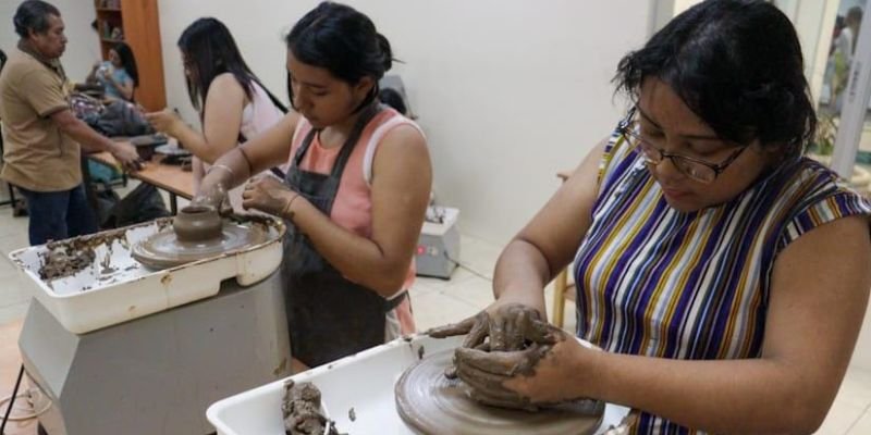 Arte que transforma: docentes fortalecen su creatividad en laboratorio artístico en Managua