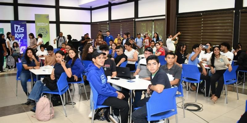 Hackathon Nicaragua 2025 inicia la Ruta Creativa con una edición disruptiva y creativa.
