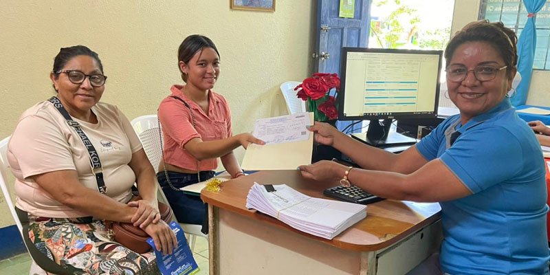 Desde Palo Grande Somotillo una madre y su hija apuestan por la educación técnica