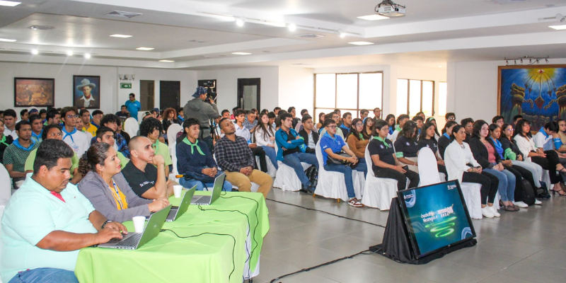 Segundo Taller Creativo Ideathon Managua