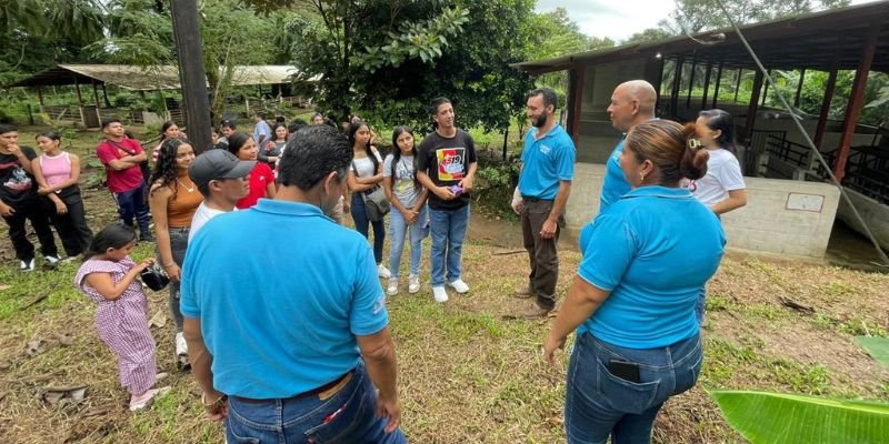 El Técnico General en Veterinaria y Técnico General en Agropecuario están disponible en el turno matutino, ambas carreras cuentan con espacios didácticos equipados, áreas porcina y avícola, así como e