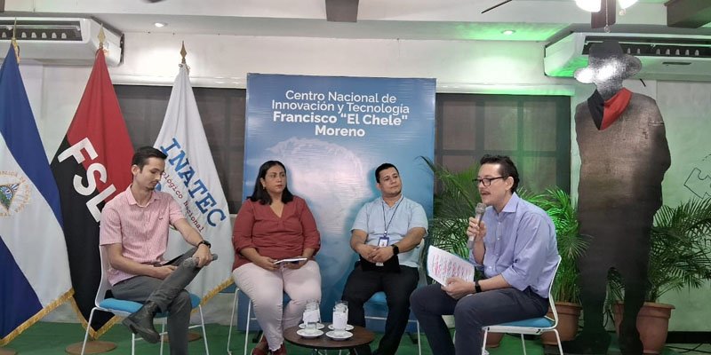 Mesa redonda: Tecnología y una nueva forma de conocer la historia