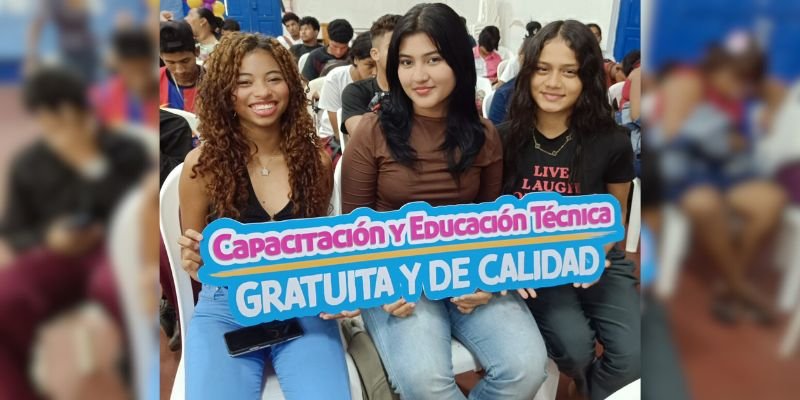 Mujeres que construyen su futuro en  carreras no tradicionales
