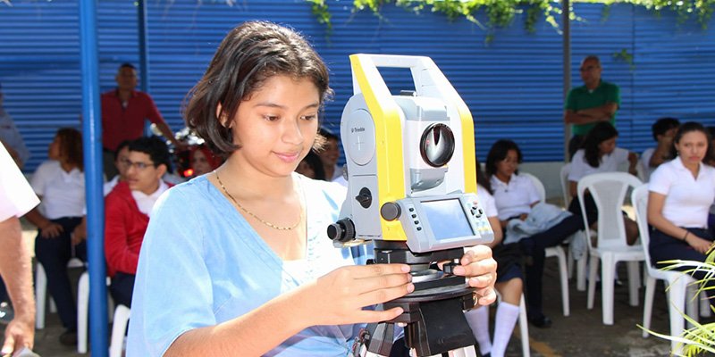 Celebran reconocimientos a mujeres destacadas en la educación técnica