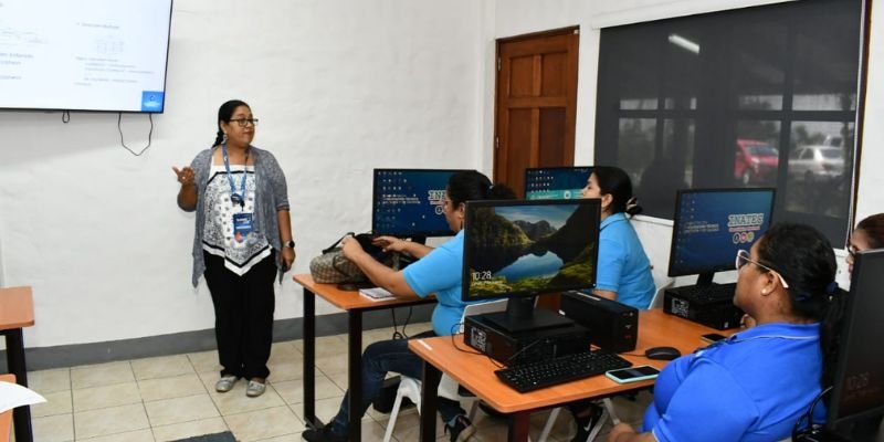 ¿Mujeres Tecnológicas? Un TechTalks para celebrar su Día Internacional